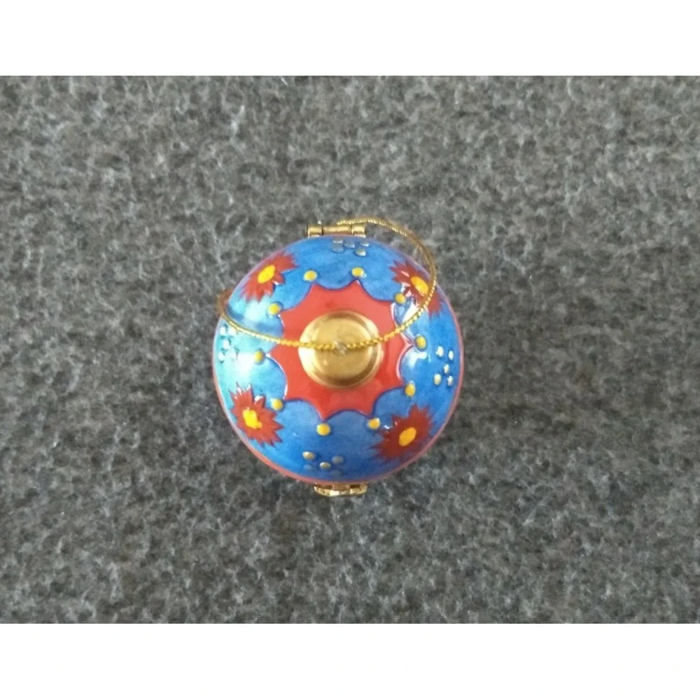 Ornament Trinket Box Porcelain Hinged‎ Christmas Ball Hanging Cord Orig Box NEW